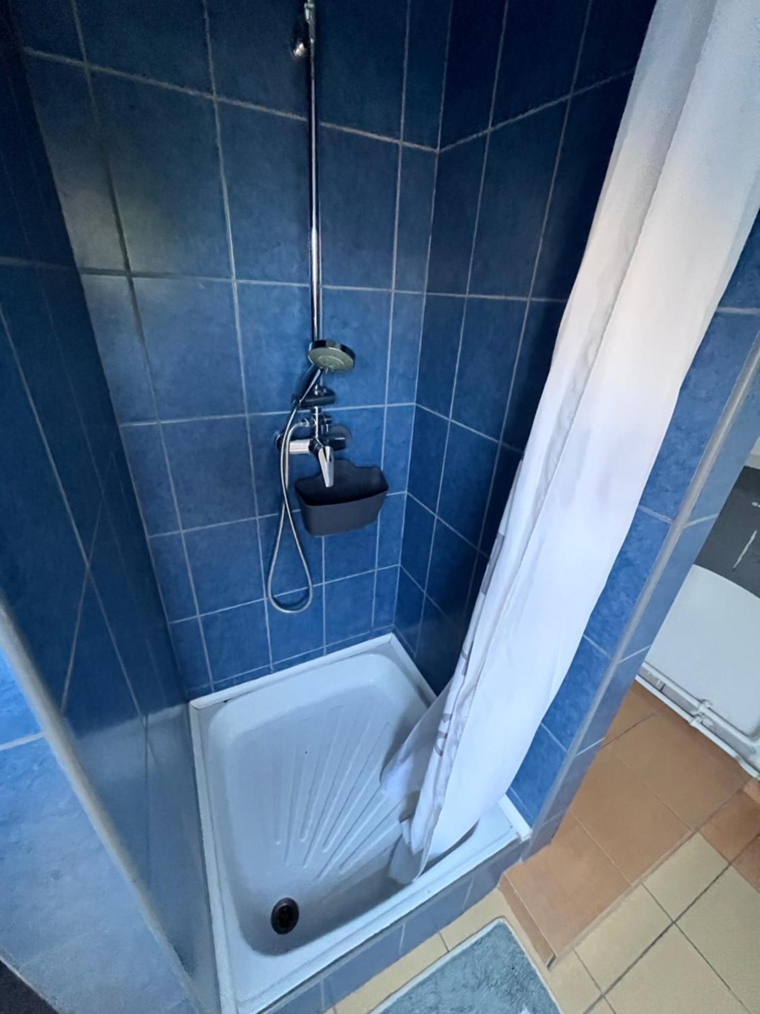 Majus 1 Vendeghaz- Se Hotel Se Bagian luar foto