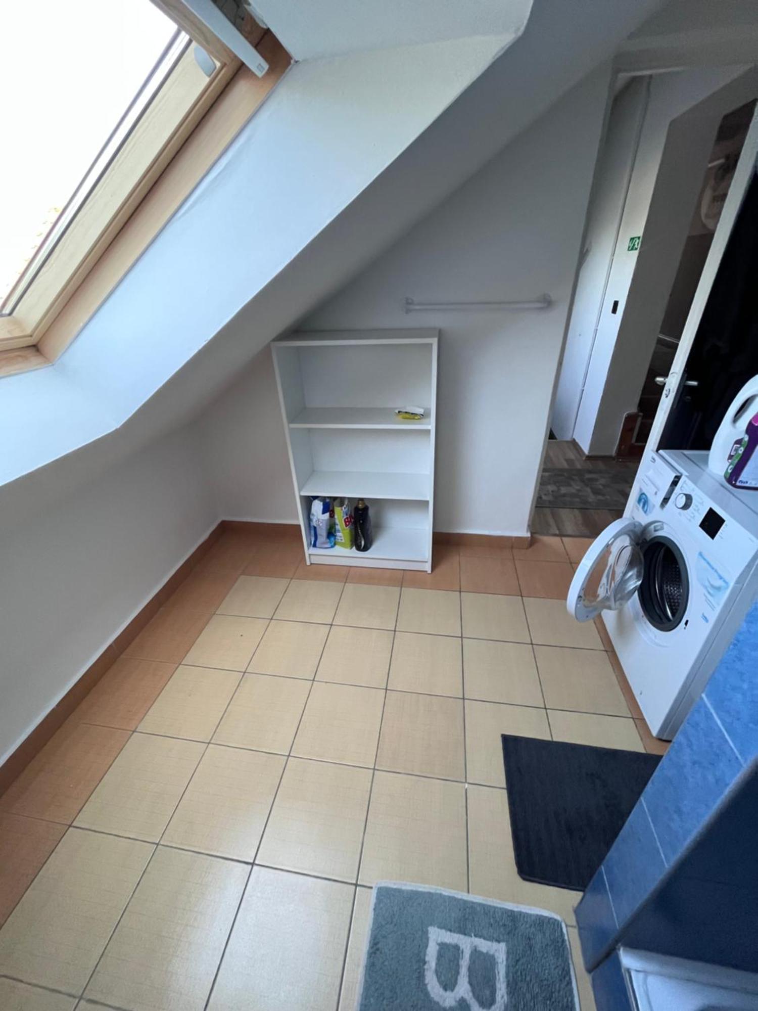 Majus 1 Vendeghaz- Se Hotel Se Bagian luar foto