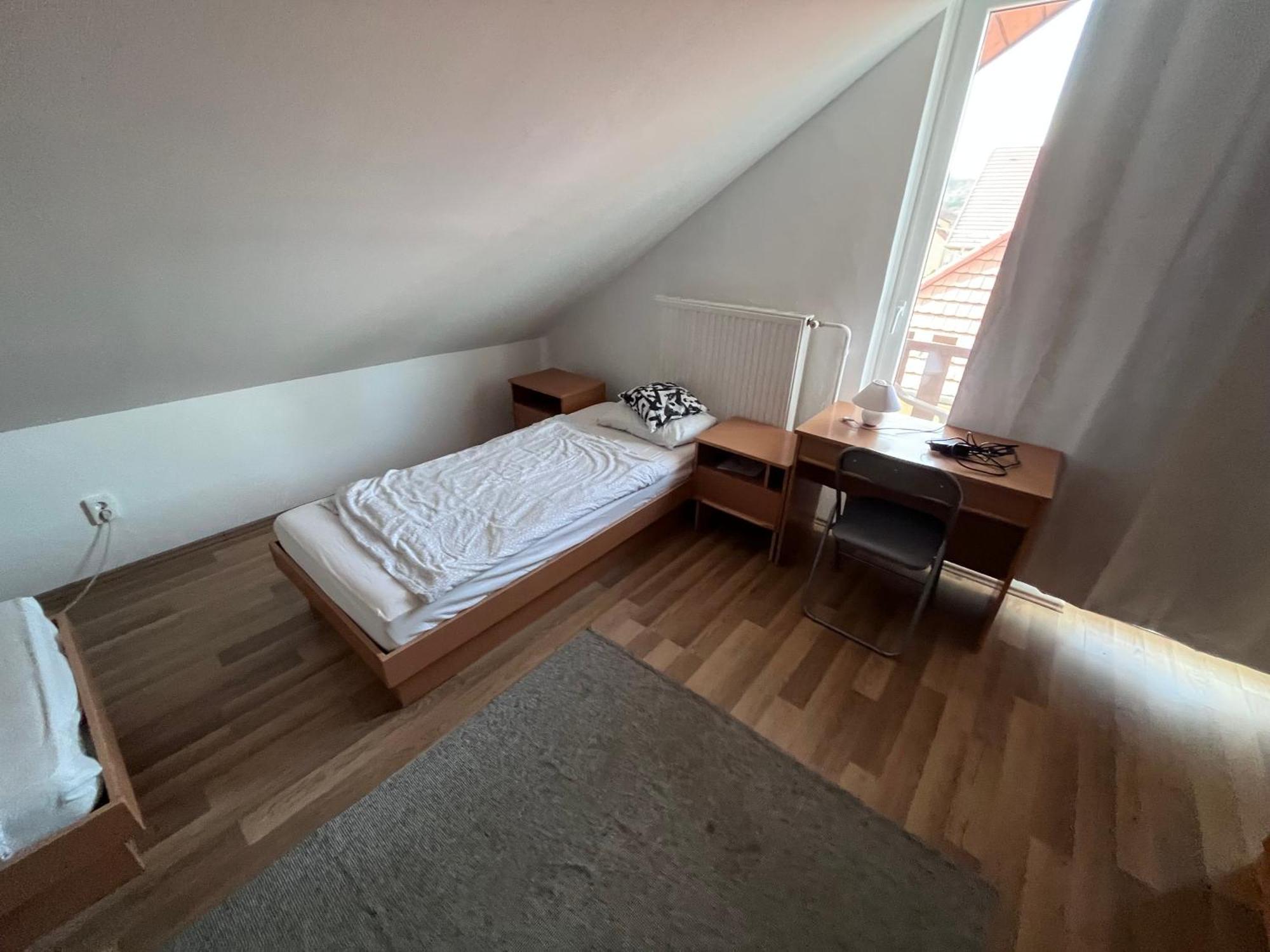 Majus 1 Vendeghaz- Se Hotel Se Bagian luar foto